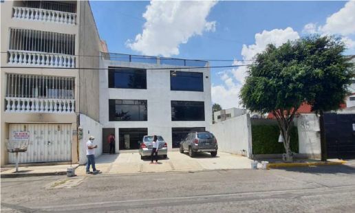 EDIFICIO 3 NIVELES EN VENTA LOMAS VERDES