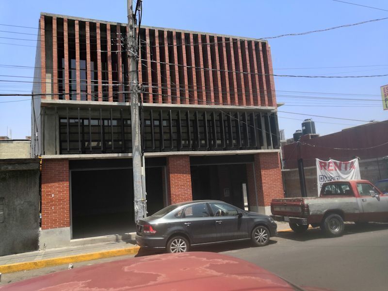 Edificio en renta con local a pie de calle en el  centro de Tlalnepantla