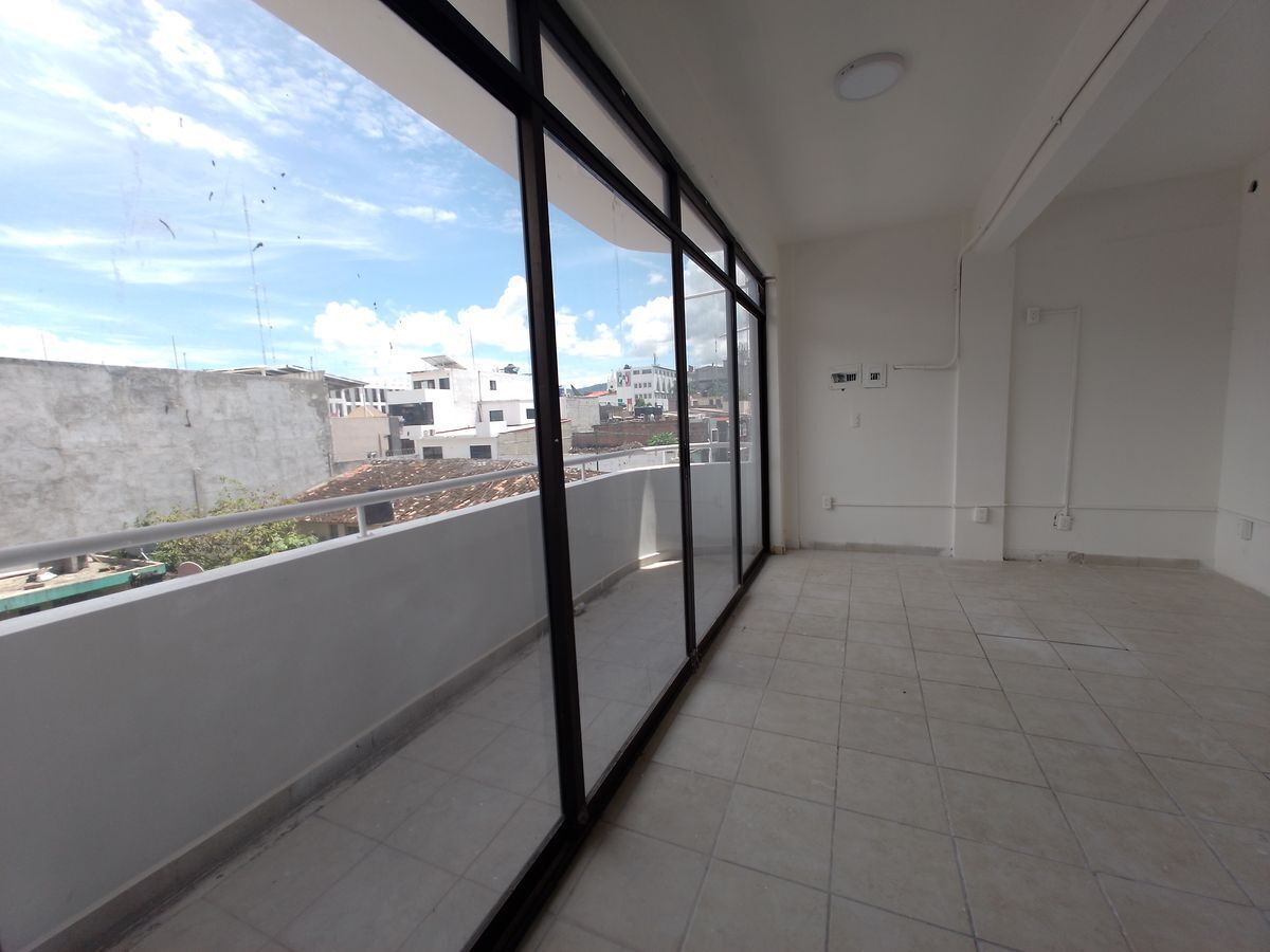 edificio-en-renta-en-el-centro-de-tuxtla-gutierrez-10-cajones-destacionamiento10-35054