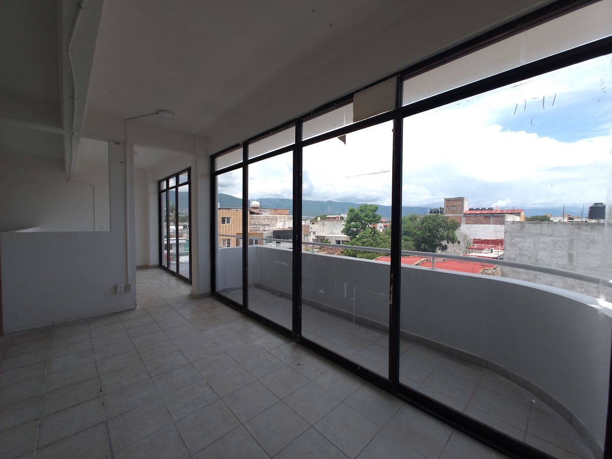 edificio-en-renta-en-el-centro-de-tuxtla-gutierrez-10-cajones-destacionamiento19-35054