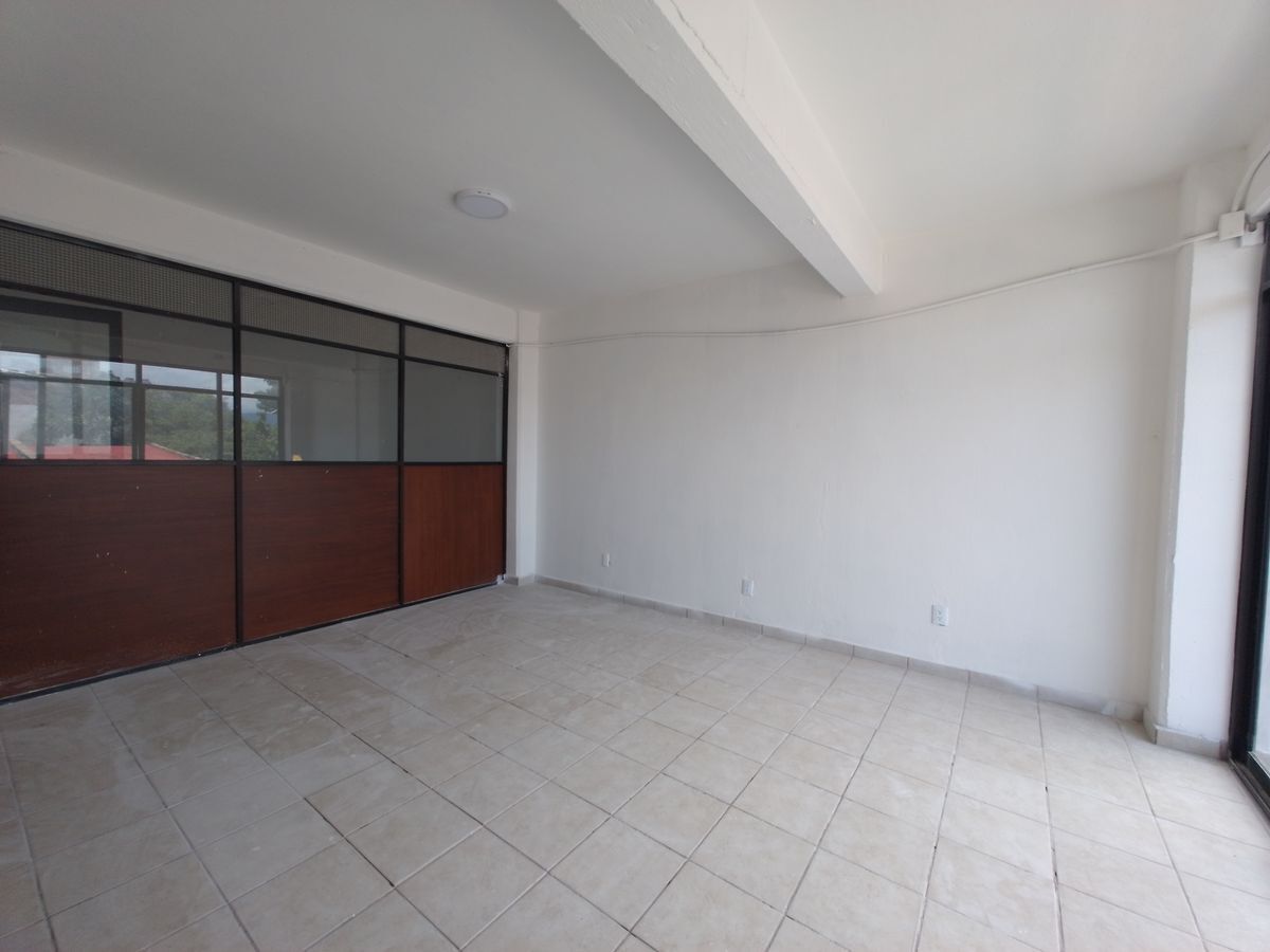 edificio-en-renta-en-el-centro-de-tuxtla-gutierrez-10-cajones-destacionamiento9-35054