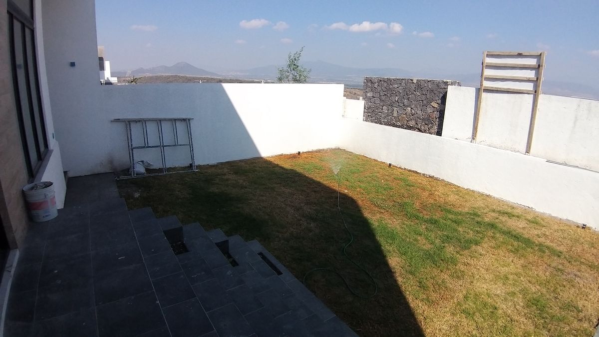 en-venta-casa---en-zibata-quertaro15-12600