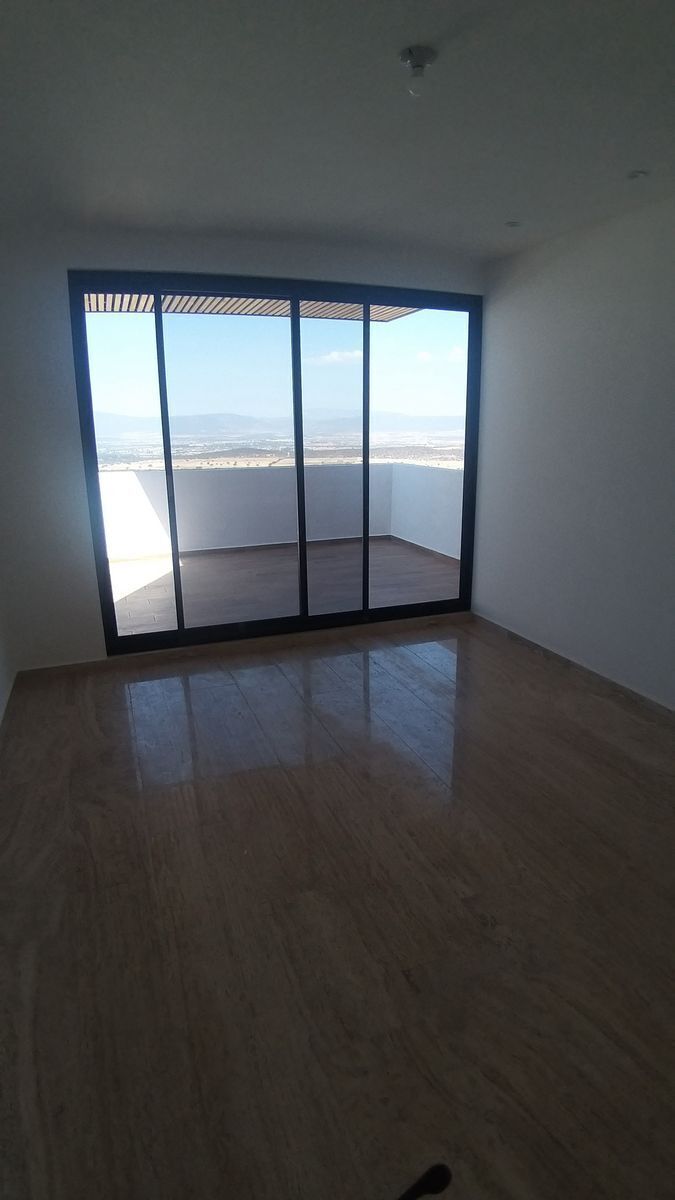 en-venta-casa-con-roof-en-zibata-quertaro26-18524