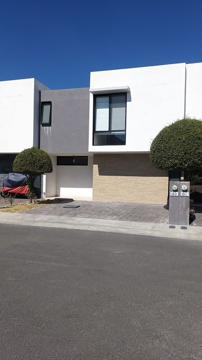 en-venta-casa-de-4-recamaras-en-fraccionamiento-con-alberca-refugio-queretaro2-12373