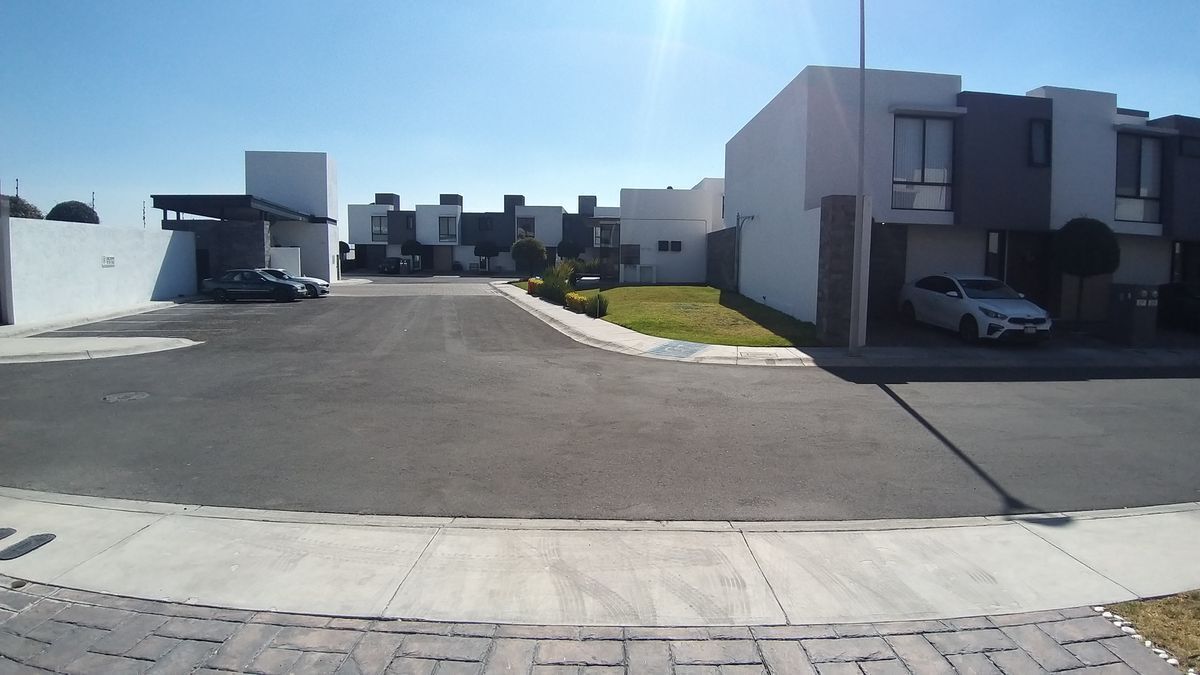 en-venta-casa-de-4-recamaras-en-fraccionamiento-con-alberca-refugio-queretaro24-12373