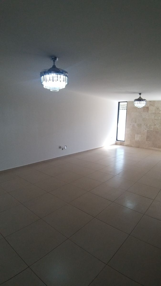 en-venta-casa-de-4-recamaras-en-fraccionamiento-con-alberca-refugio-queretaro7-12373