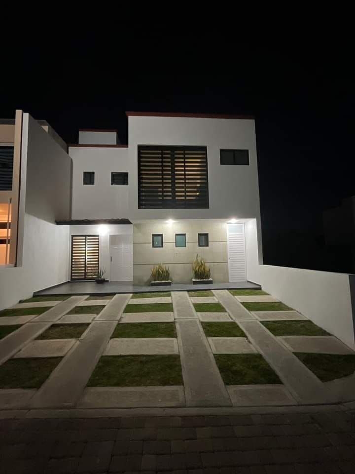 EN VENTA CASA EN FRACC. SAN ISIDRO JURIQUILLA