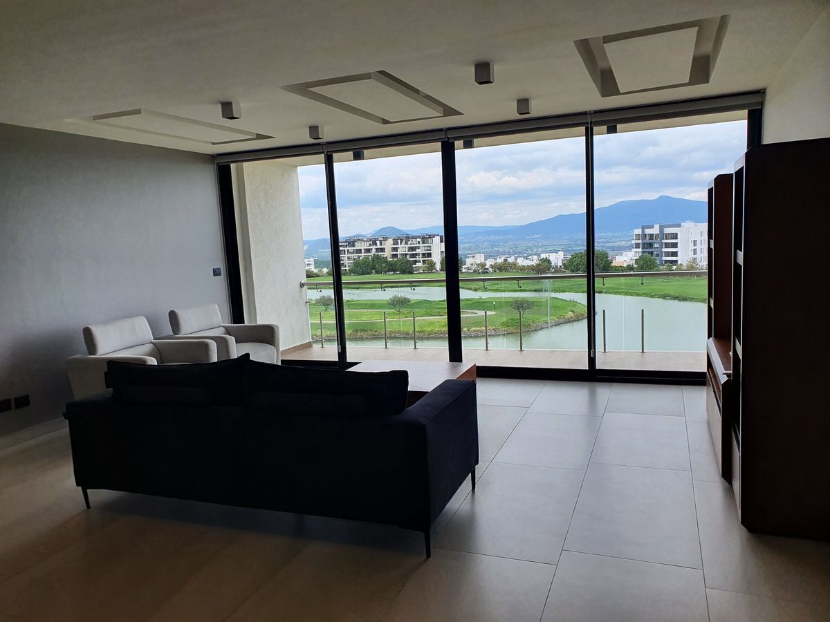 Espectacular departamento con vista al campo de golf y lago