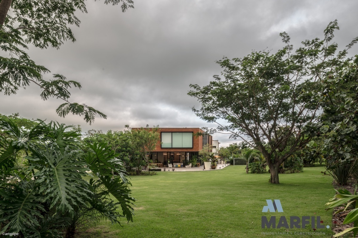 espectacular-residencia-altozano-colima-en-venta-con-ms-de-2500-m2-de-jardn28-23385