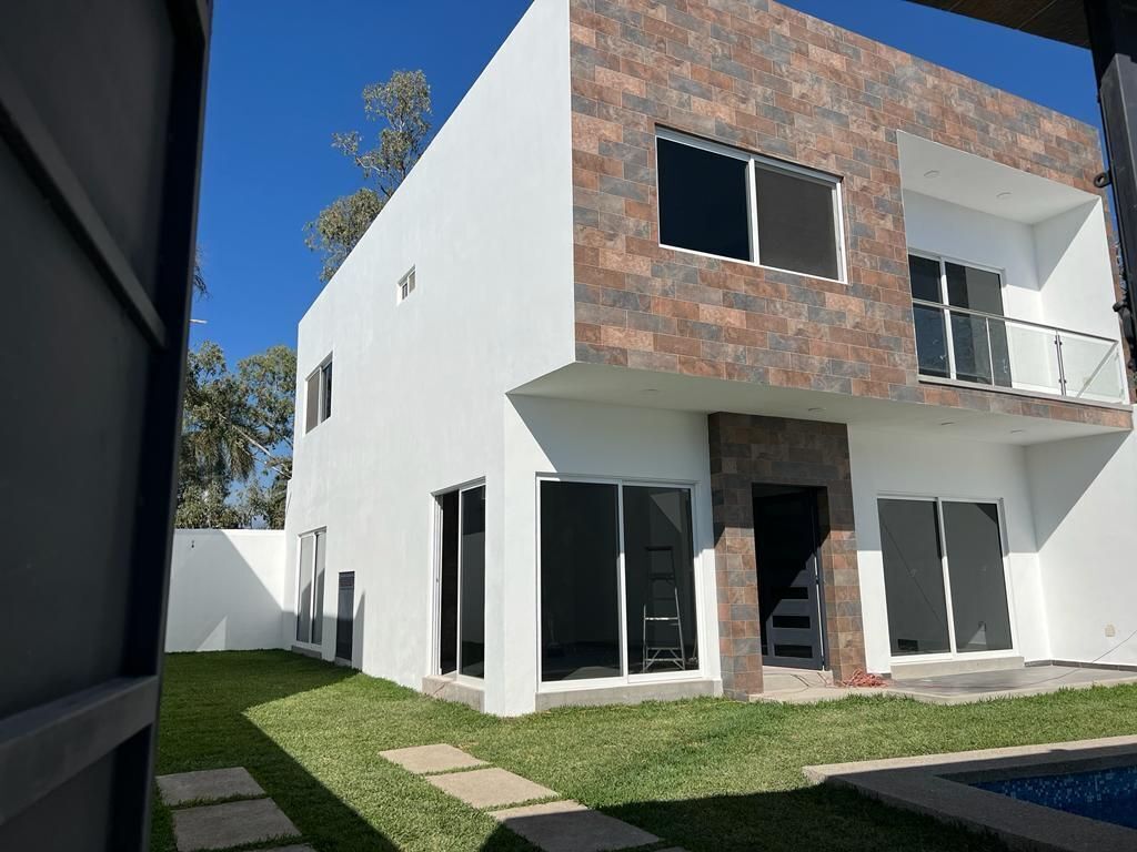 ESTRENA CASA CON ALBERCA ESTILO MODERNO