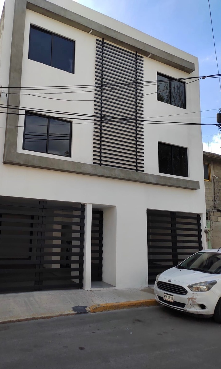 Estrena residencia en Viveros del Valle