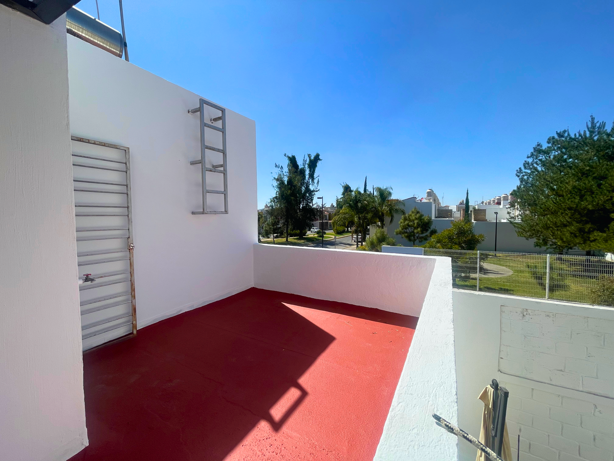 excelente-casa-en-esquina-frente-a-jardines-en-tesistn-disfruta-de-la-paz26-24487