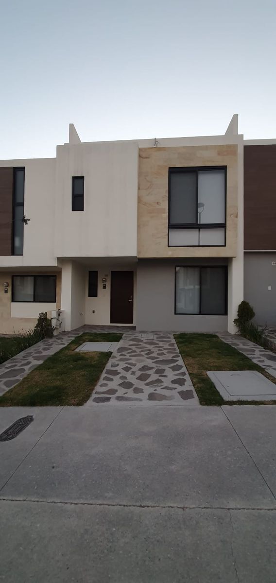 Excelente casa en renta o venta en Zakia de 4 recámaras