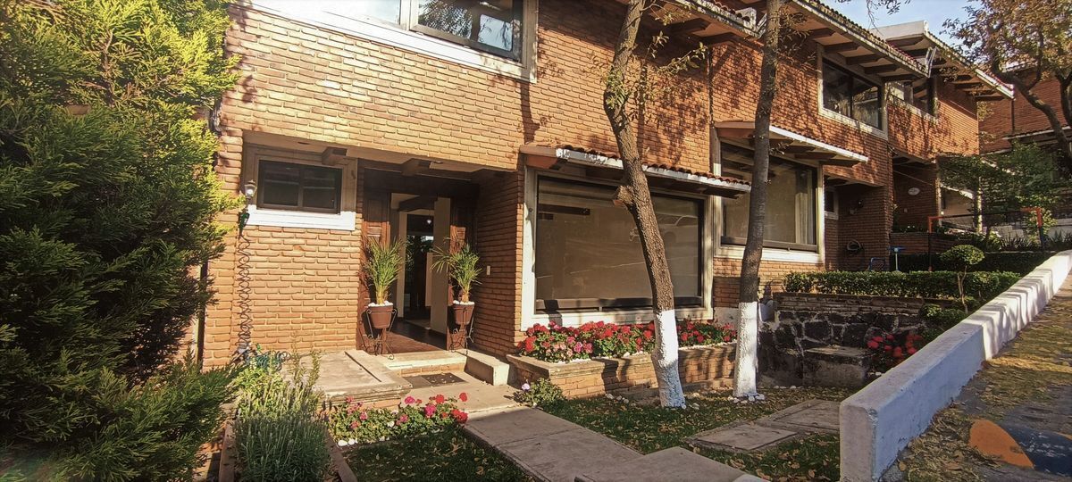 Excelente casa familiar en un condominio privado y tranquilo