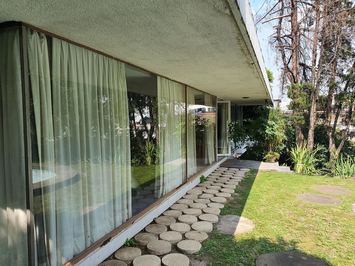 Excelente casa para remodelar en Jardines del Pedregal