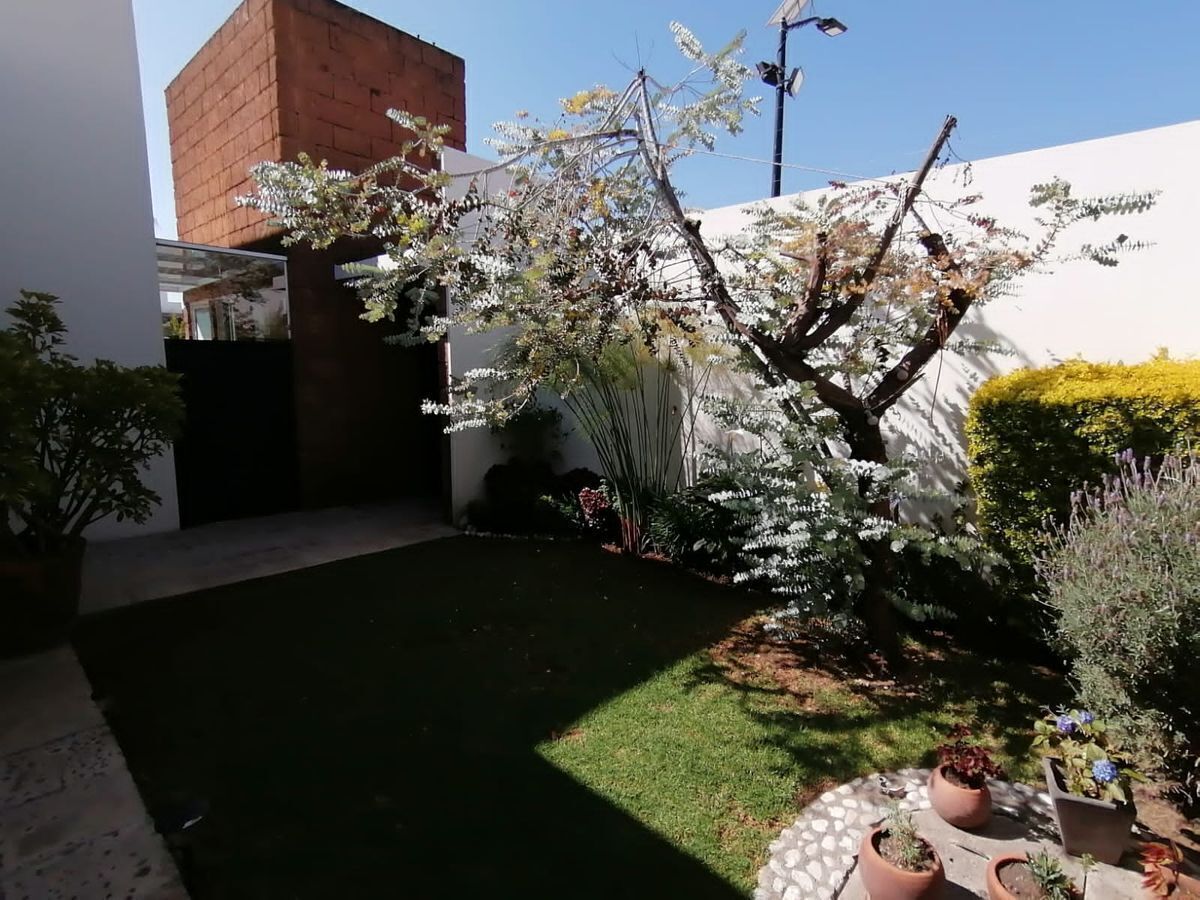 exclusiva-casa-de-diseo-en-un-piso-en-venta-fracc-el-lucero-cholula-puebla19-33270