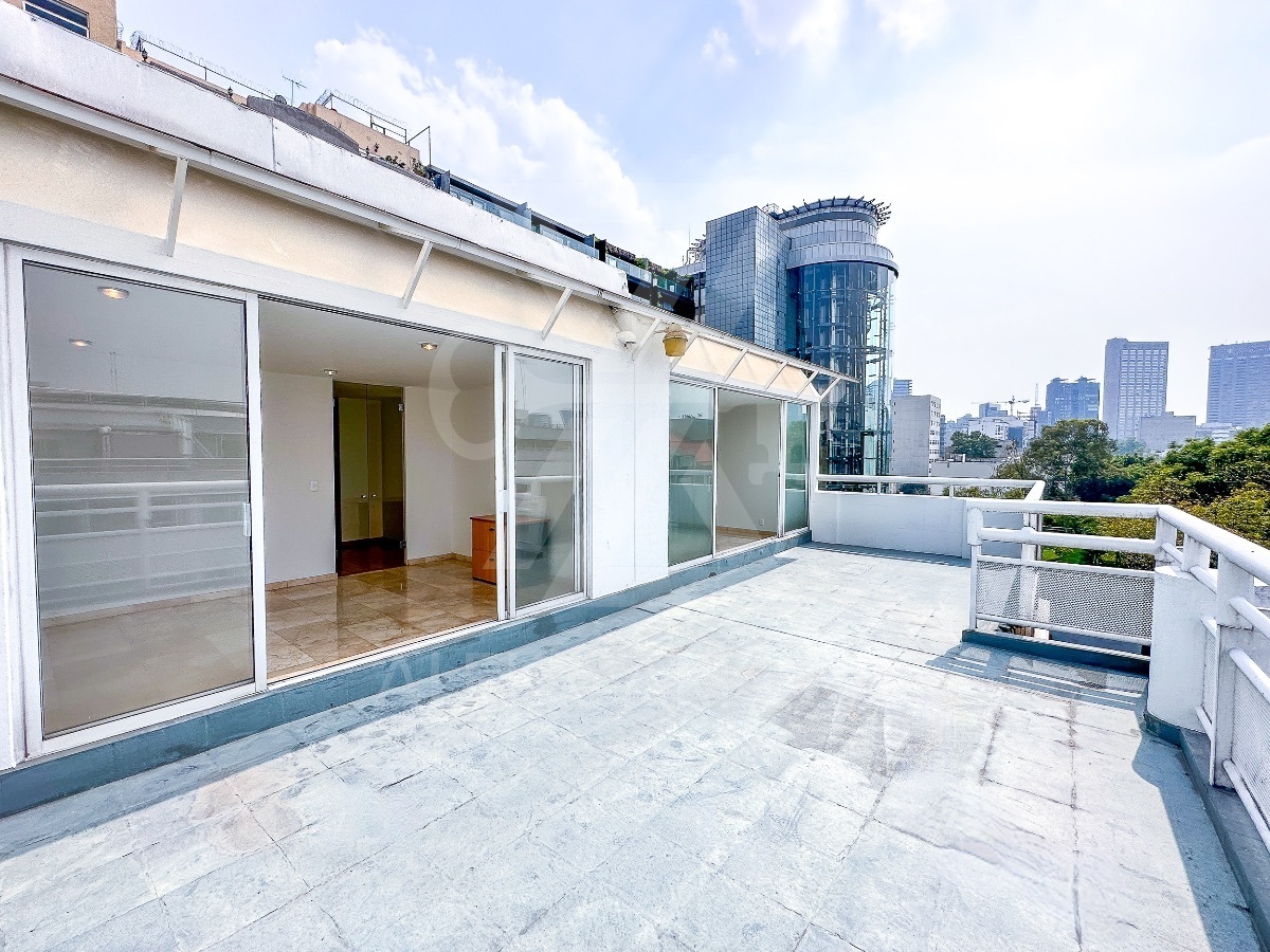 Exclusivo Penthouse de 2 Pisos en el Corazón de Polanco - Excelente Inversion!