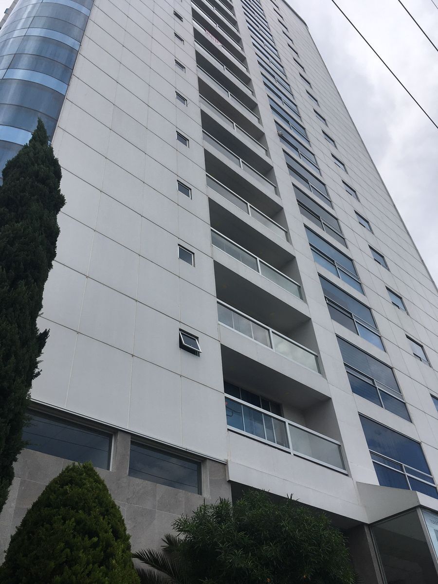 Funcional departamento en venta Torre Celsus