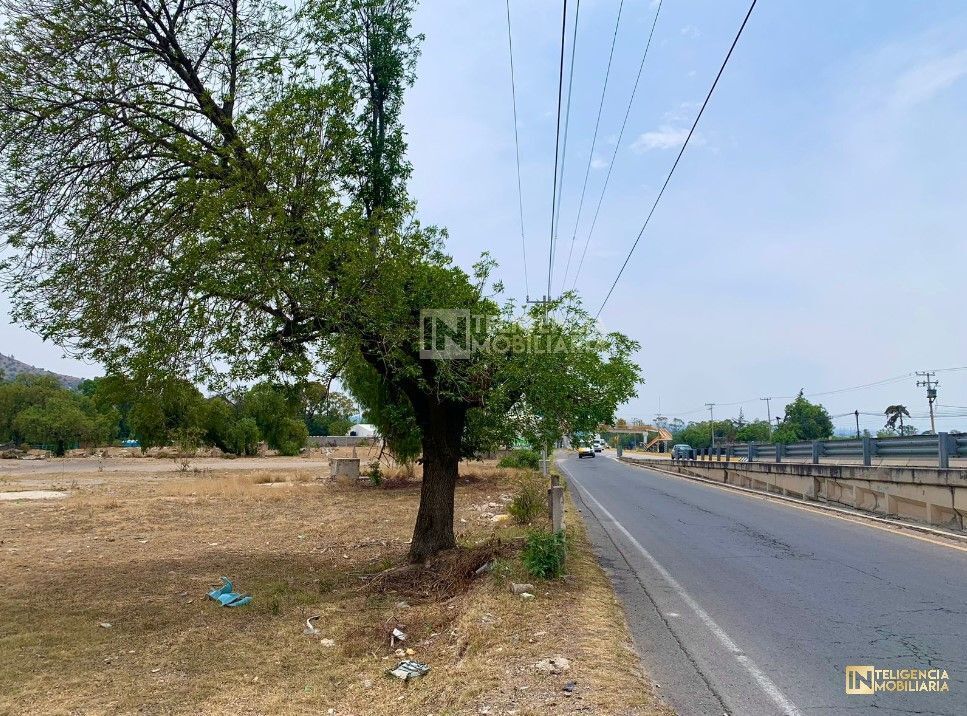 Gran Terreno en venta a pie de carretera Mexico—Veracruz en Texcoco.