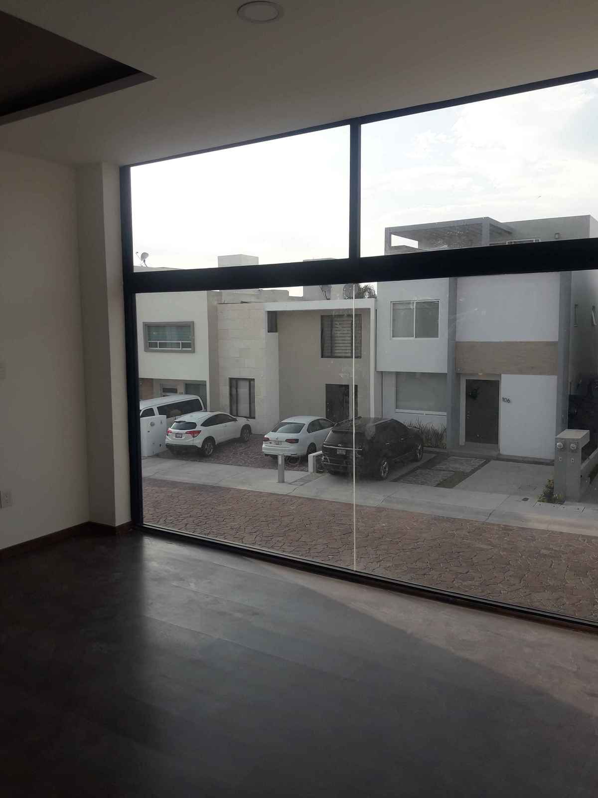 hermosa-casa-con-4ta-recamara-pb-o-estudio-en-caadas-del-lago12-36327