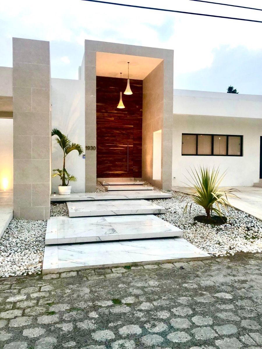 HERMOSA CASA CON ACABADOS DE LUJO EN PUEBLA