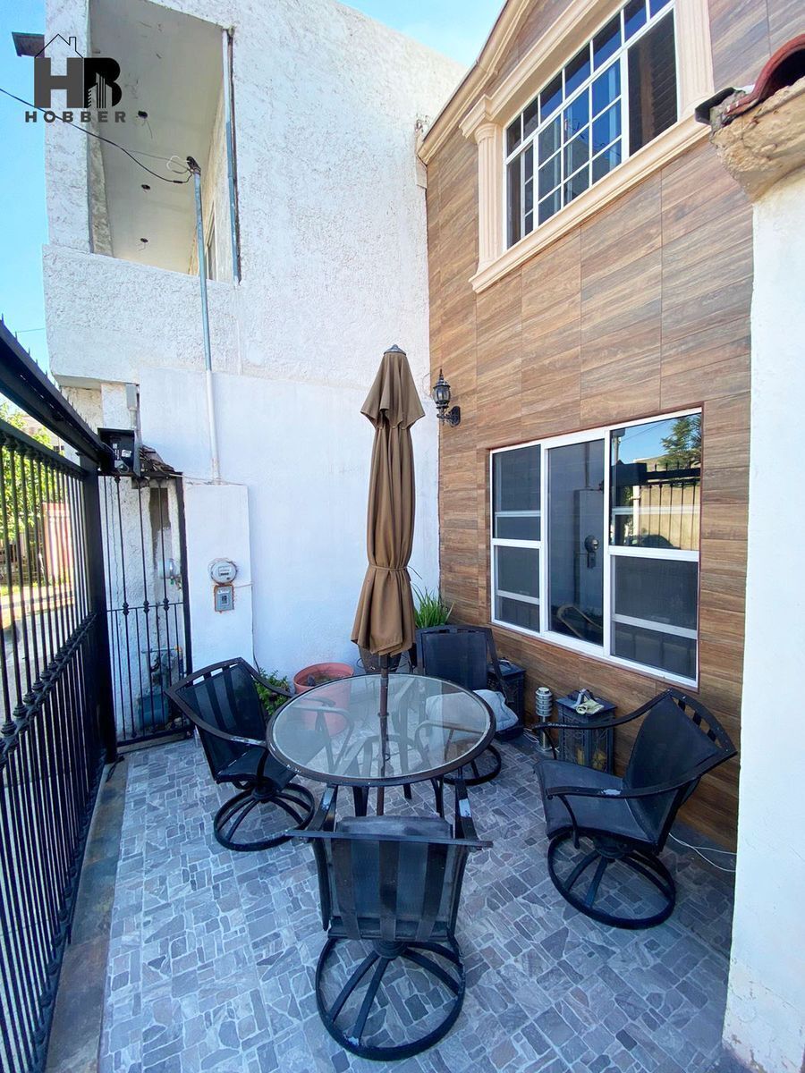 HERMOSA CASA CON CHIMENEA EN VENTA.