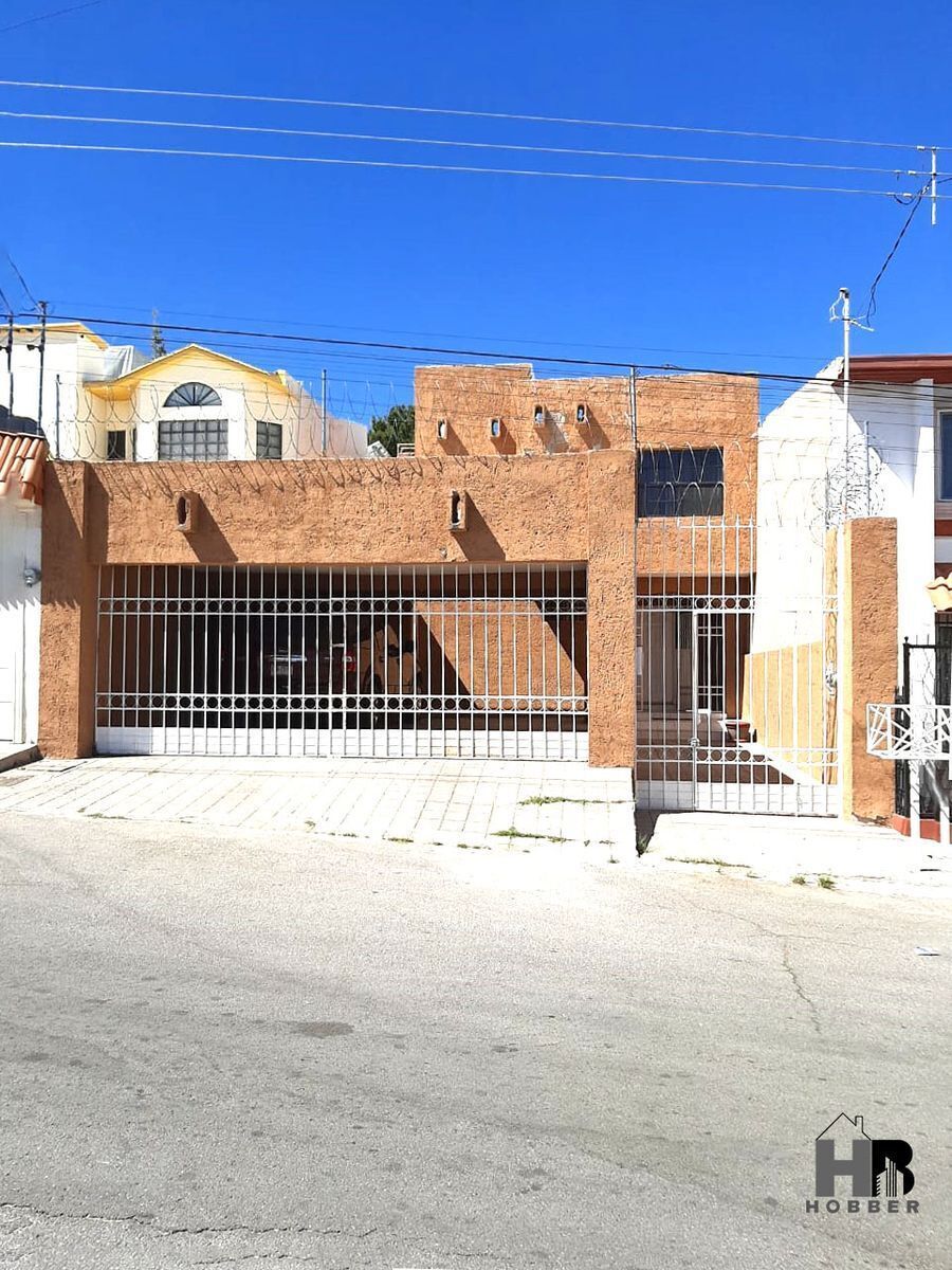 HERMOSA CASA CON PATIO AMPLIO EN VENTA.