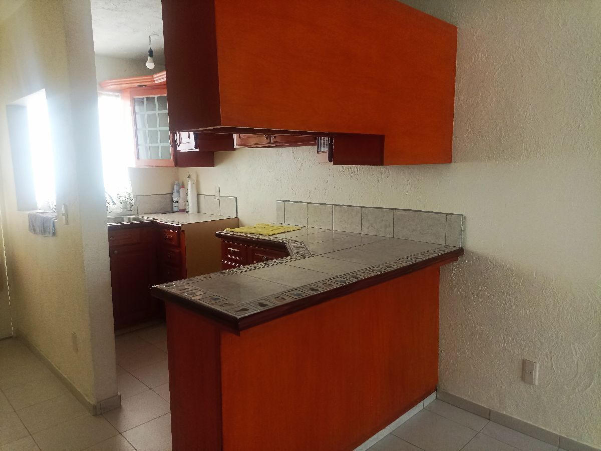 hermosa-casa-en-avenida--remodelada-cocina-integral-se-aceptan-crditos10-35589