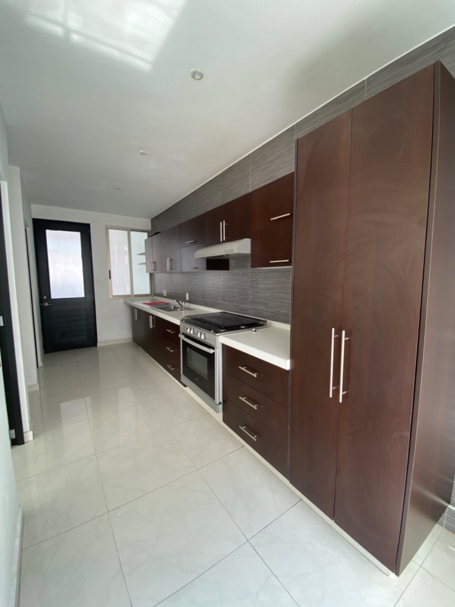 hermosa-casa-en-bosques-hbitat8-11831