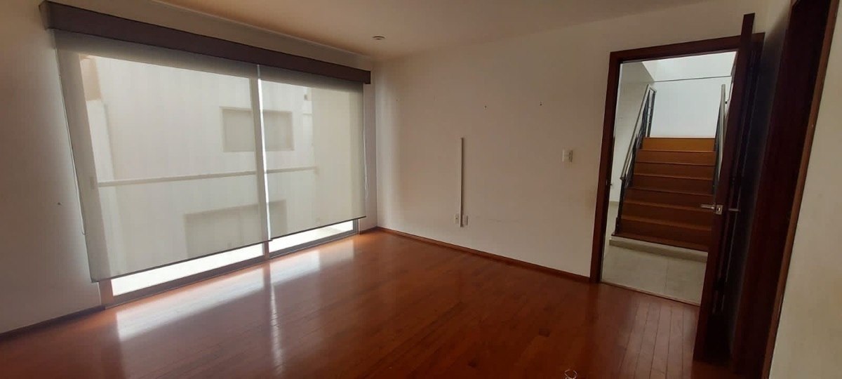 hermosa-casa-en-condominio-en-olivar-de-los-padres10-27641