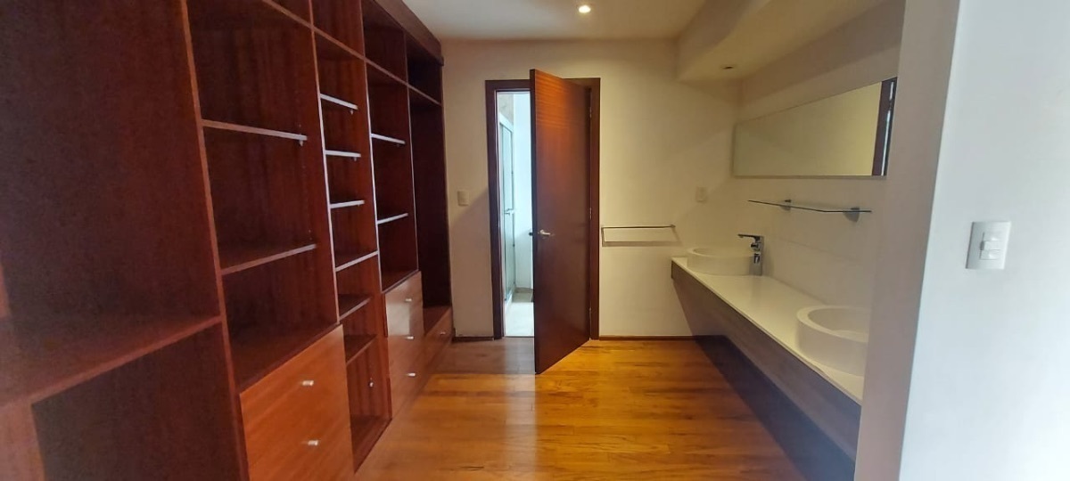 hermosa-casa-en-condominio-en-olivar-de-los-padres21-27641