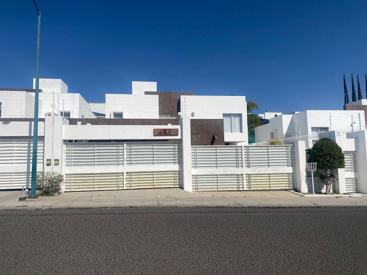 HERMOSA CASA EN JURIQUILLA