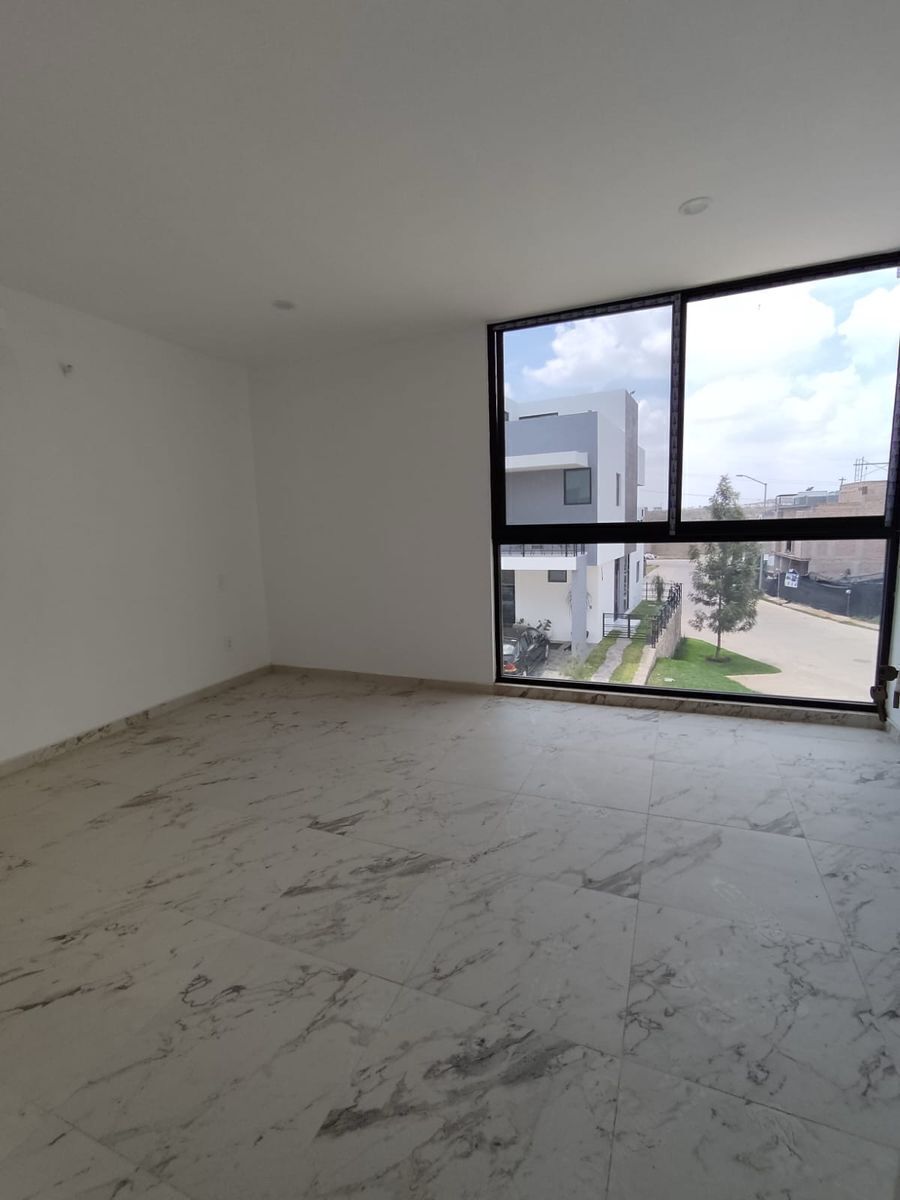 hermosa-casa-en-venta--capital-norte-zapopan-con-4-recmaras12-24169