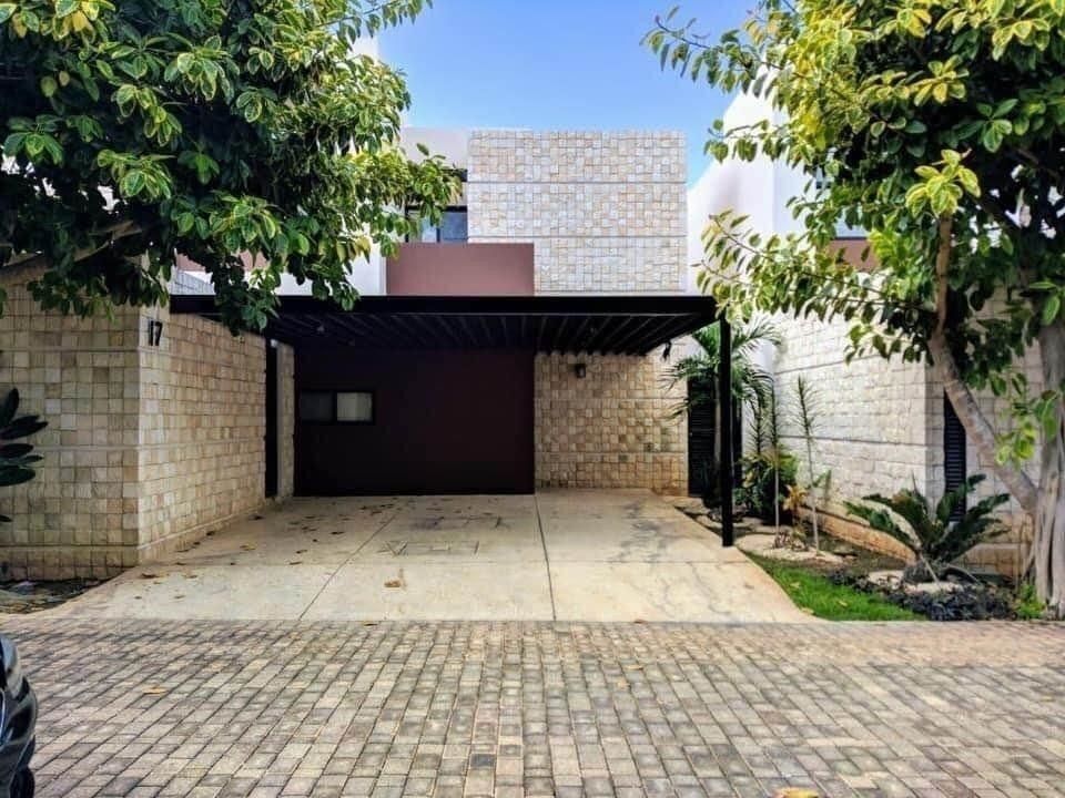 Hermosa casa en venta en exclusiva privada