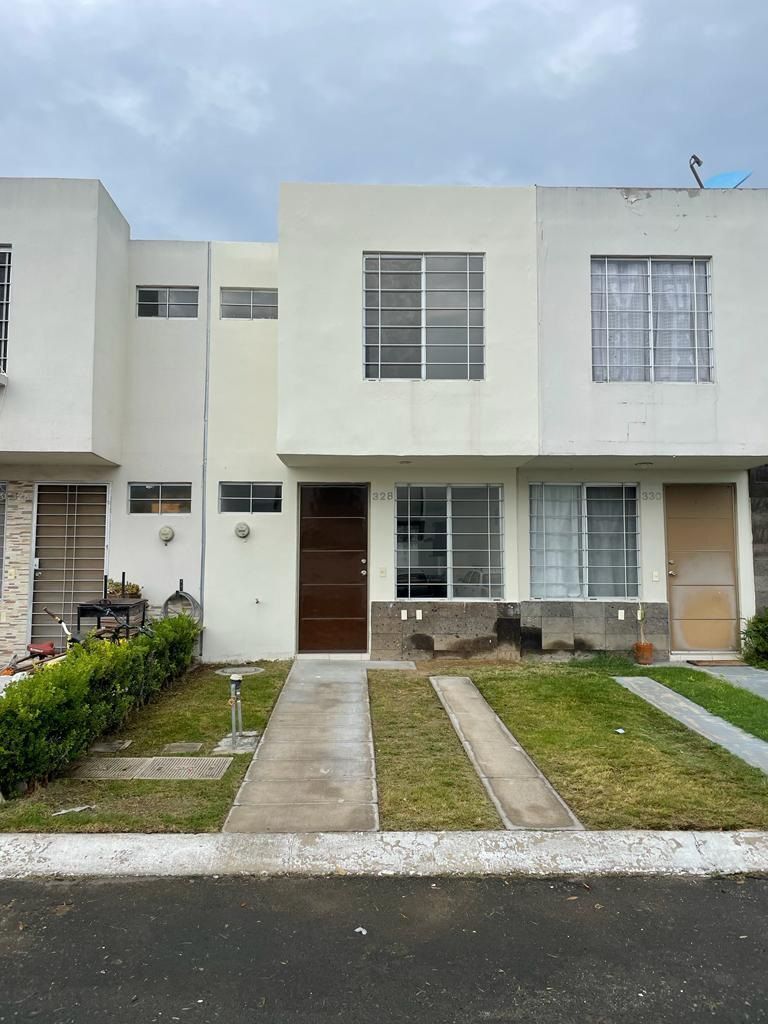 HERMOSA CASA EN VENTA EN FRACCIONAMIENTO LA MORALEJA.