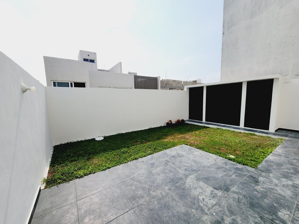 hermosa-casa-equipada-en-venta-con-roof-garden-fracc-lomas-de-la-rioja13-32131