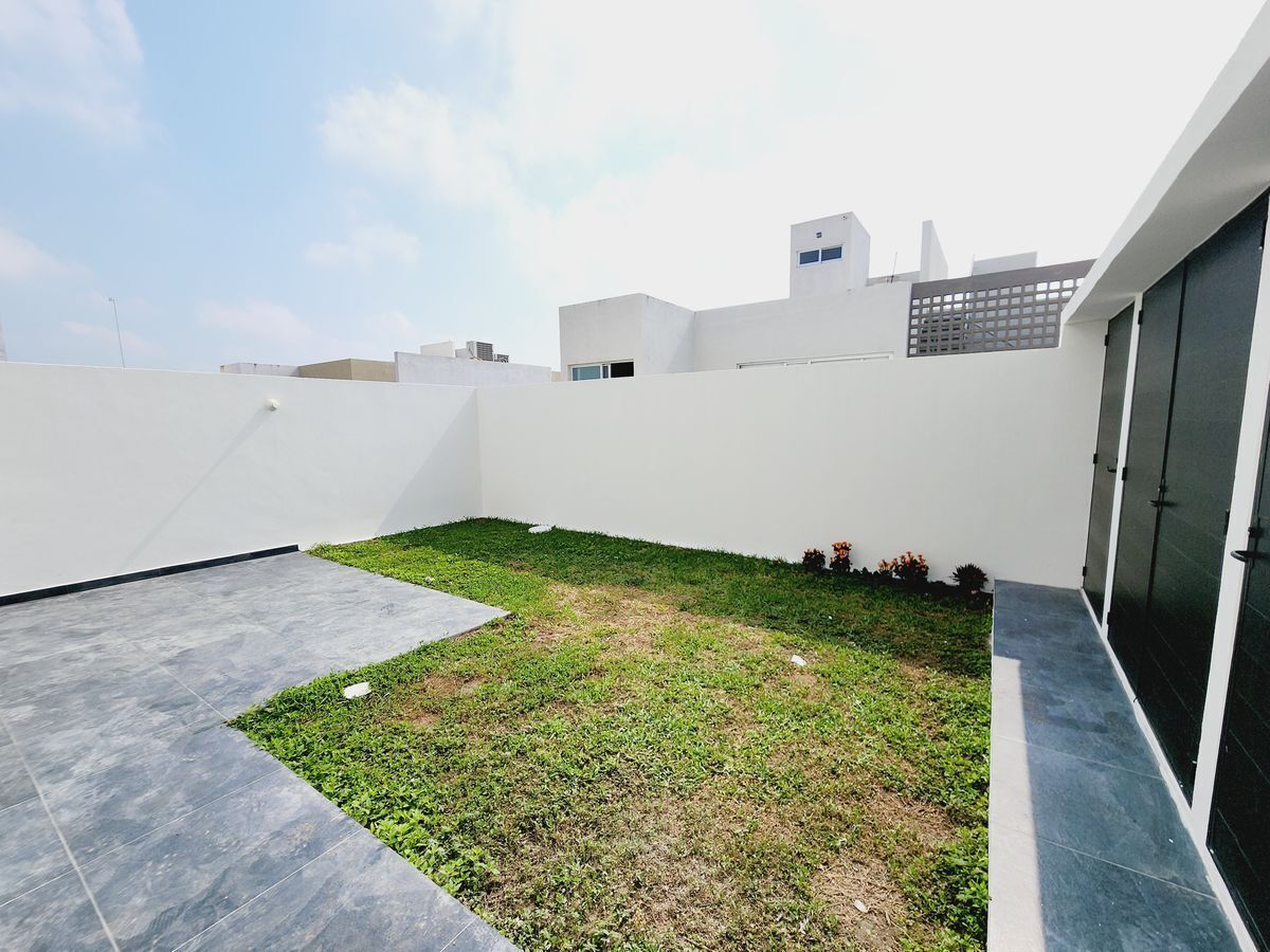 hermosa-casa-equipada-en-venta-con-roof-garden-fracc-lomas-de-la-rioja14-32131