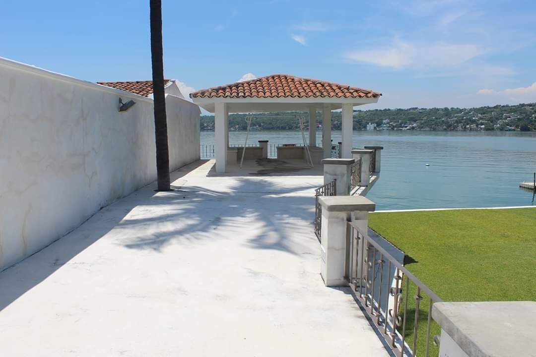 hermosa-residencia-a-orilla-del-lago-tequesquitengo-morelos17-34714