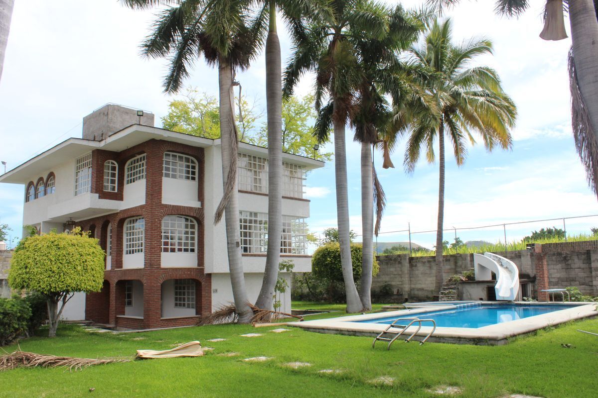 HERMOSA RESIDENCIA EN XOCHITEPEC, MORELOS