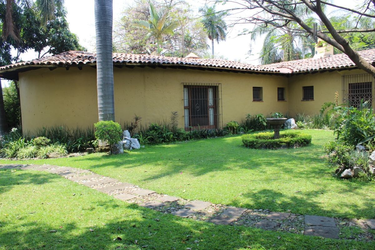 hermosa-residencia-estilo-cuernavaca-de-una-sola-planta-amueblada3-34751