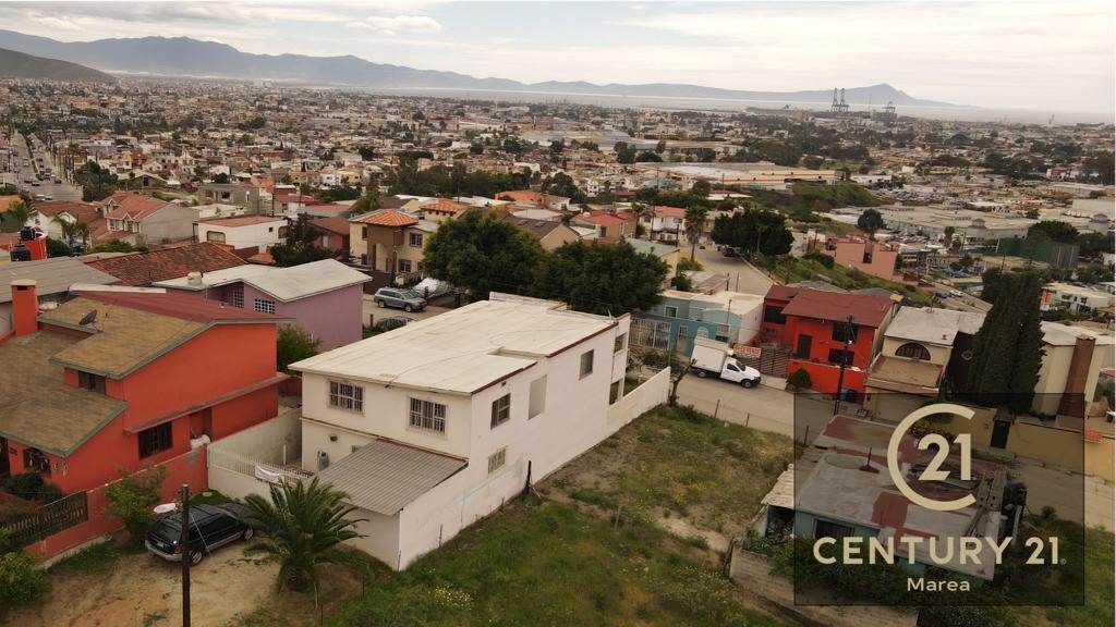 hermosa-y-amplia-casa-con-vista-a-la-ciudad23-19066