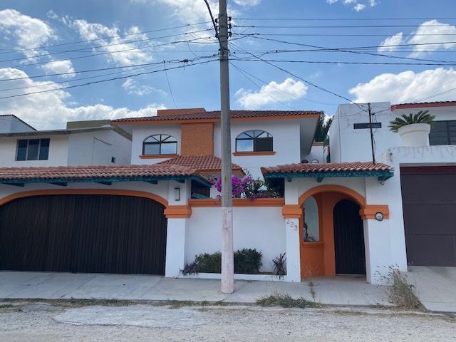 HERMOSA Y AMPLIA CASA EN RENTA