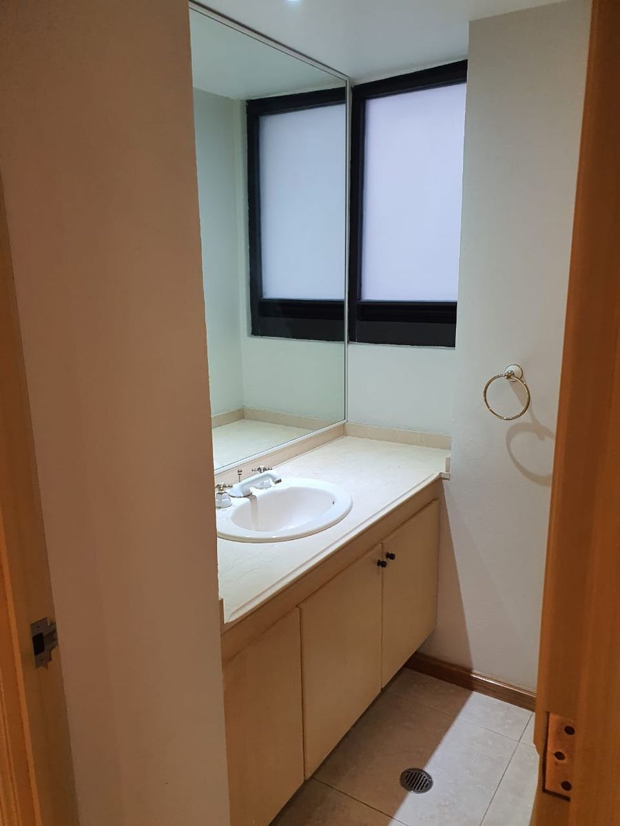 hermoso-departamento-en-bosques-de-las-lomas17-11655