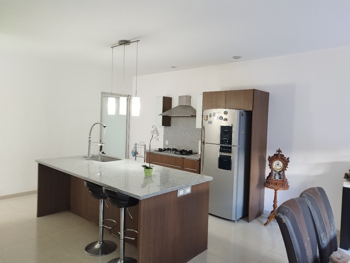 iluminada-casa-en-venta-en-coto-zona-galeras-zapopan6-22806