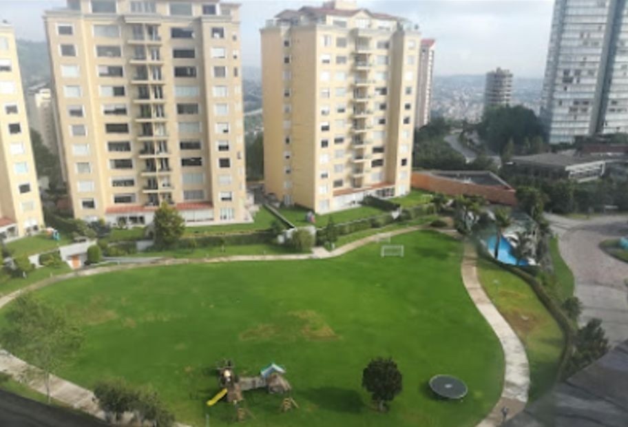 Increíble departamento en Punta Horizonte con vista al campo de golf.