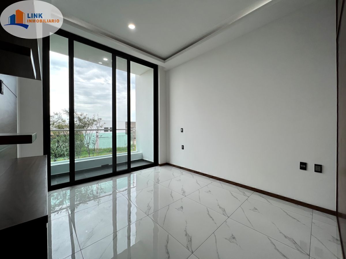 increible-casa-en-la-cima-en-venta22-11569