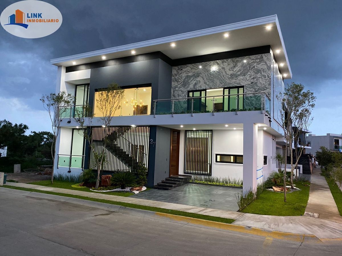 increible-casa-en-la-cima-en-venta3-11569