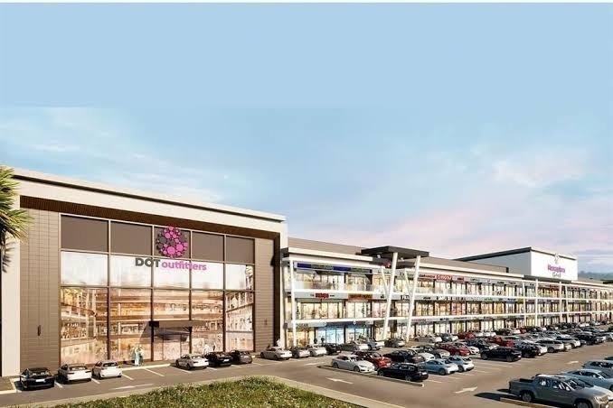 Invierte en títulos de inversión inmobiliaria en centro comercial en Huinalá, NL