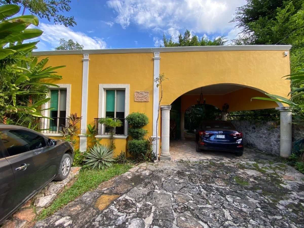 jaguar-house-right-next-to-all-tourist-spots-in-izamal-yucatn7-26573