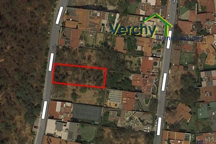 Jardines del Pedregal, Amplio Terreno en Venta en Calle Cerrada con Vig